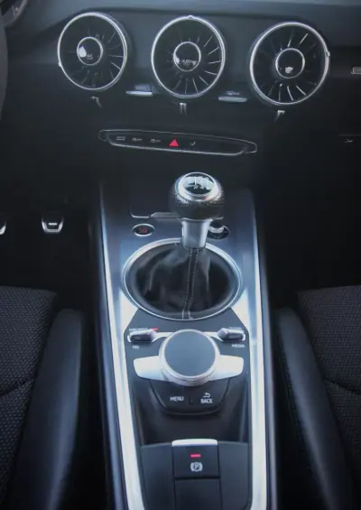Audi TT Roadster 2015 - 23990 EUR, 151000 km - AUTO.MOTO.pt - 151000km - foto 35 de 47