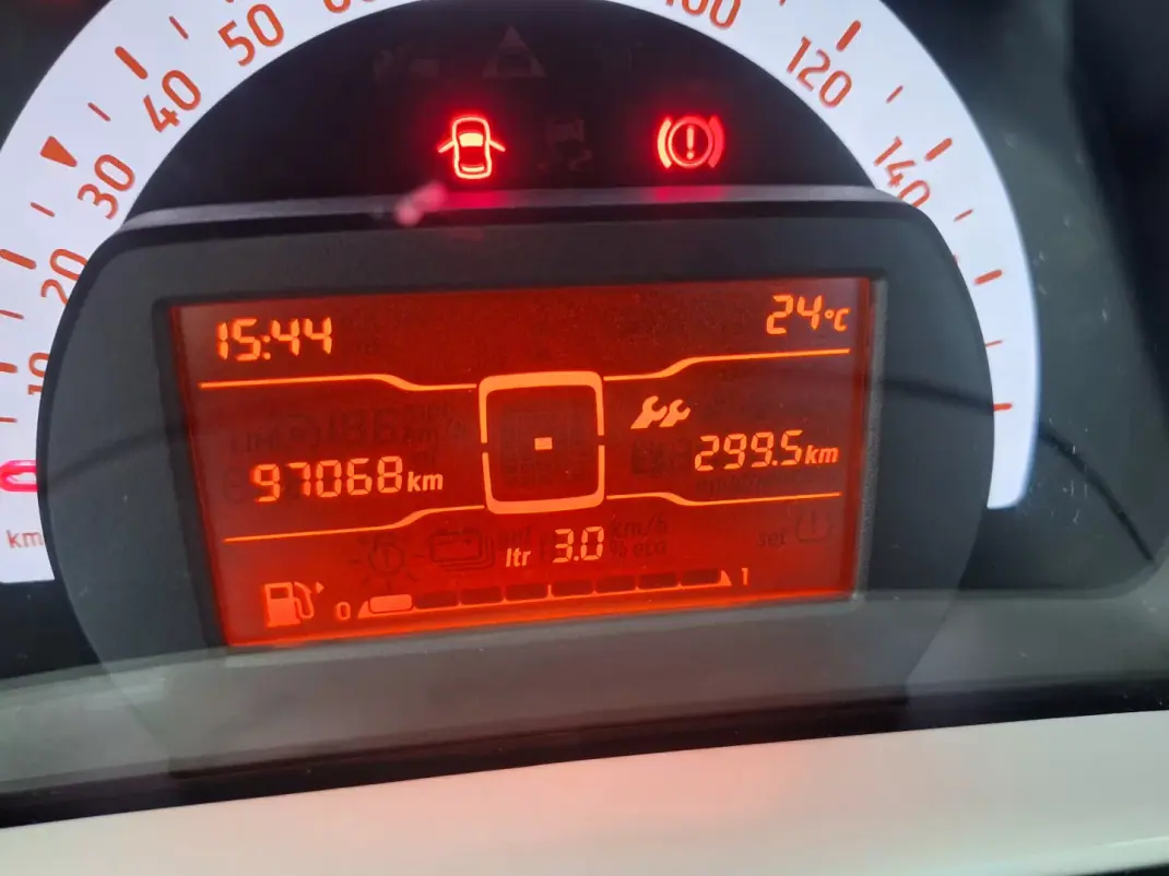 Smart ForFour 2015 - 8490 EUR, 97000 km - 97000km - foto 8 de 14