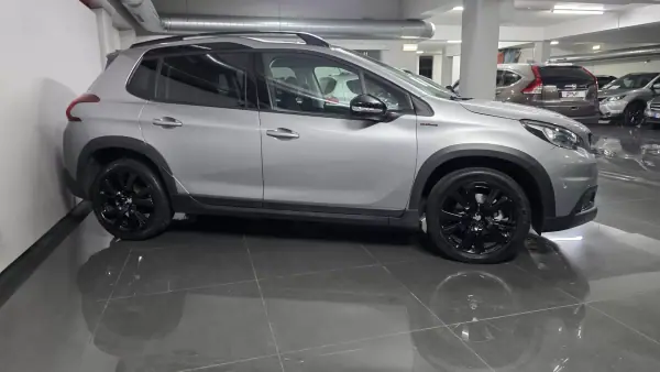 Peugeot 2008 2018 - 12990 EUR, 144000 km - AUTO.MOTO.pt - 144000km - foto 3 de 35