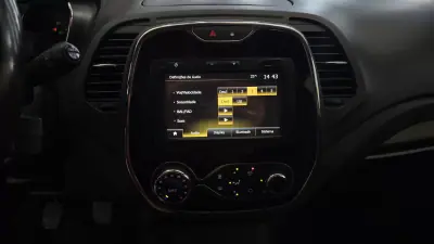 Renault Captur 2016 - 10490 EUR, 58907 km - AUTO.MOTO.pt - 58907km - foto 31 de 46