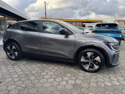 Renault Mégane E-Tech 2022 - 22500 EUR, 73000 km - AUTO.MOTO.pt - 73000km - foto 5 de 36