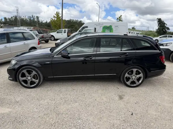 Mercedes-Benz C 250 2011 - 9870 EUR, 355230 km - AUTO.MOTO.pt - 355230km - foto 5 de 19