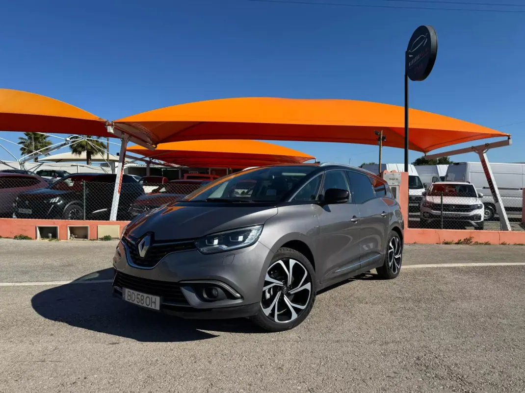 Renault Grand Scénic 2018 - 18950 EUR, 158458 km - AUTO.MOTO.pt - 158458km - foto 1 de 10