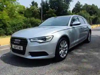 Audi A6 Avant 2012 - 280000km
