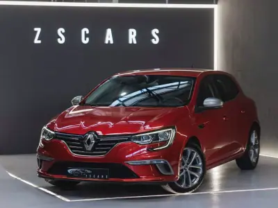 Renault Mégane 2017 - 15750 EUR, 110350 km - AUTO.MOTO.pt - 110350km - foto 2 de 16