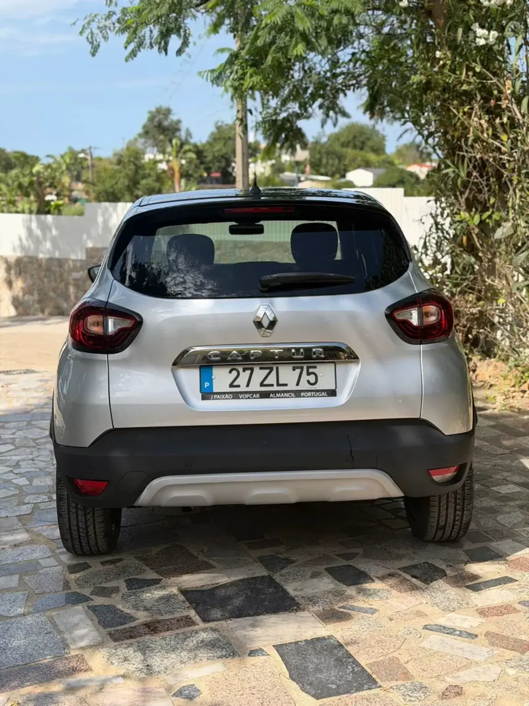 Renault Captur 2019 - 14900 EUR, 95873 km - 95873km - foto 5 de 9