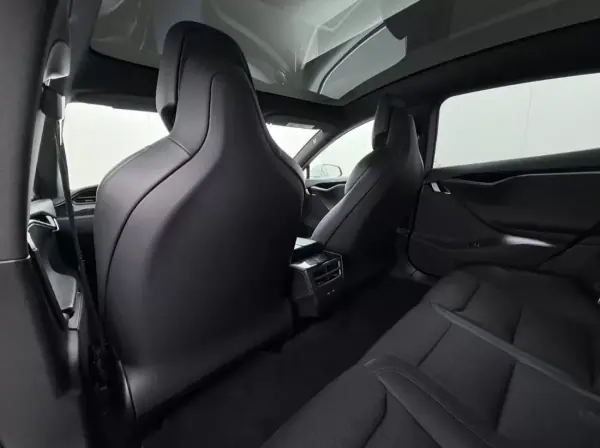 Tesla Model S 2018 - 25900 EUR, 240392 km - AUTO.MOTO.pt - 240392km - foto 14 de 37
