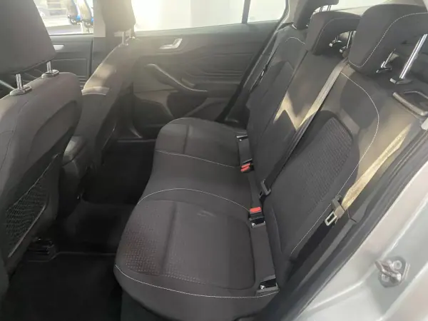 Ford Focus SW 2019 - 12600 EUR, 156868 km - AUTO.MOTO.pt - 156868km - foto 30 de 34