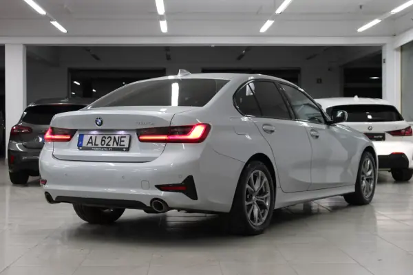 BMW 320 2021 - 26900 EUR, 108256 km - AUTO.MOTO.pt - 108256km - foto 4 de 24