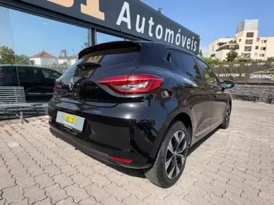 Renault Clio 2021 - 14500 EUR, 83720 km - AUTO.MOTO.pt - 83720km - foto 8 de 11