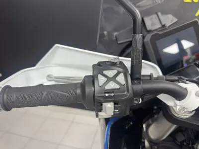 Husqvarna Norden 901 2023 - 14000 EUR, 8407 km - AUTO.MOTO.pt - 8407km - foto 21 de 24