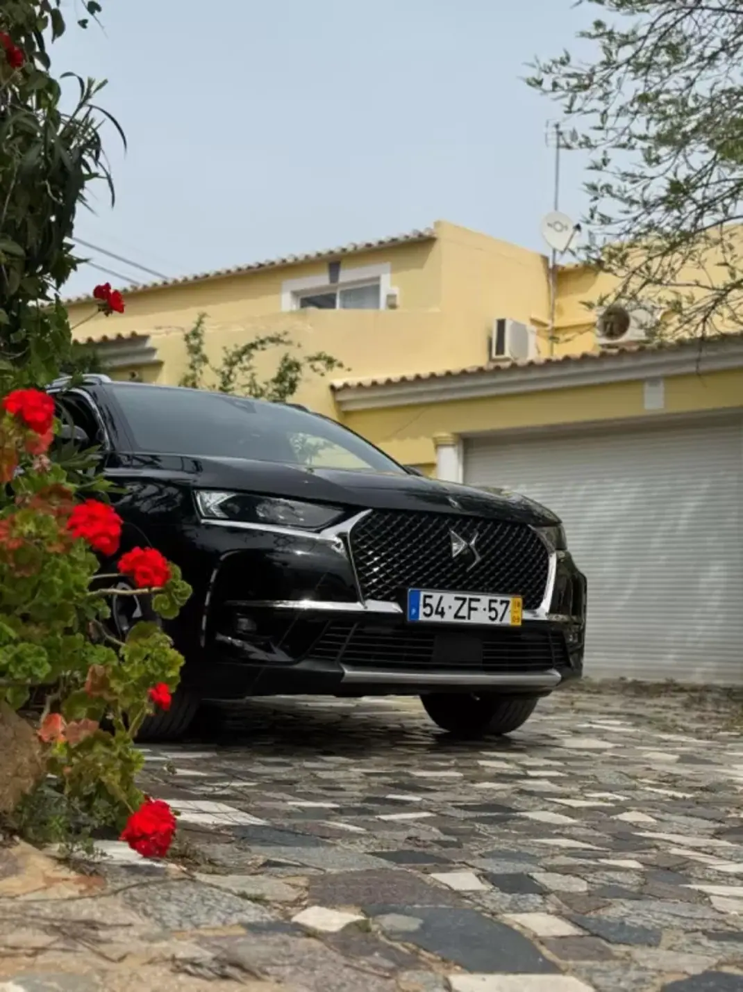 DS DS7 Crossback 2019 - 29990 EUR, 140462 km - AUTO.MOTO.pt - 140462km - foto 1 de 9