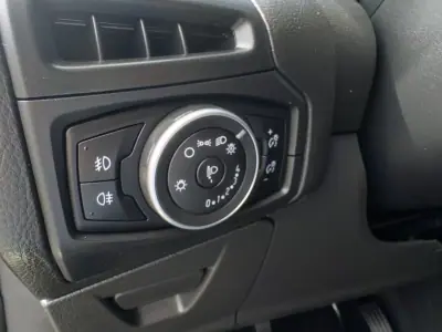 Ford Focus 2016 - 9990 EUR, 103000 km - AUTO.MOTO.pt - 103000km - foto 19 de 42