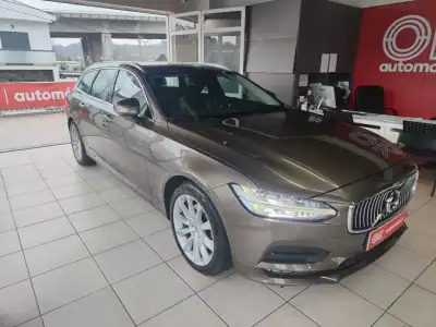 Volvo V90 2017 - 23500 EUR, 131000 km - AUTO.MOTO.pt - 131000km - foto 2 de 39