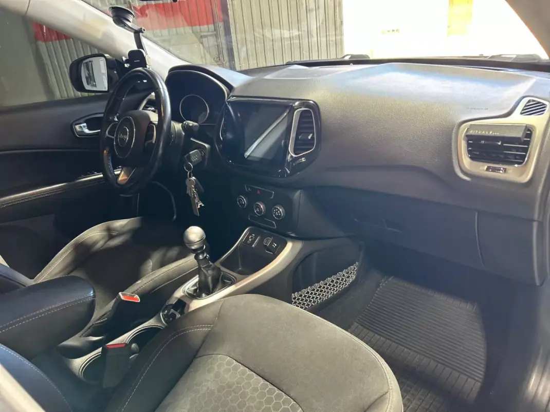 Jeep Compass 2018 - 15250 EUR, 146200 km - 146200km - foto 14 de 29