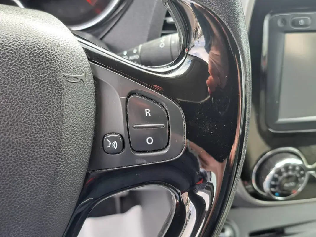 Renault Captur 2016 - 11450 EUR, 165268 km - AUTO.MOTO.pt - 165268km - foto 29 de 41