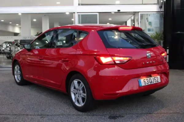 SEAT Leon 2013 - 10900 EUR, 140335 km - AUTO.MOTO.pt - 140335km - foto 2 de 16