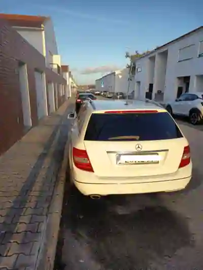 Mercedes-Benz C 220 2012 — foto 2 de 8