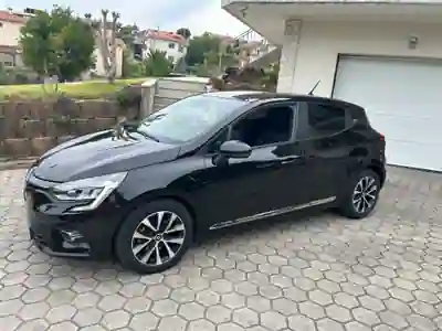 Renault Clio 2020 - 13500 EUR, 89140 km - AUTO.MOTO.pt - 89140km - foto 1 de 15