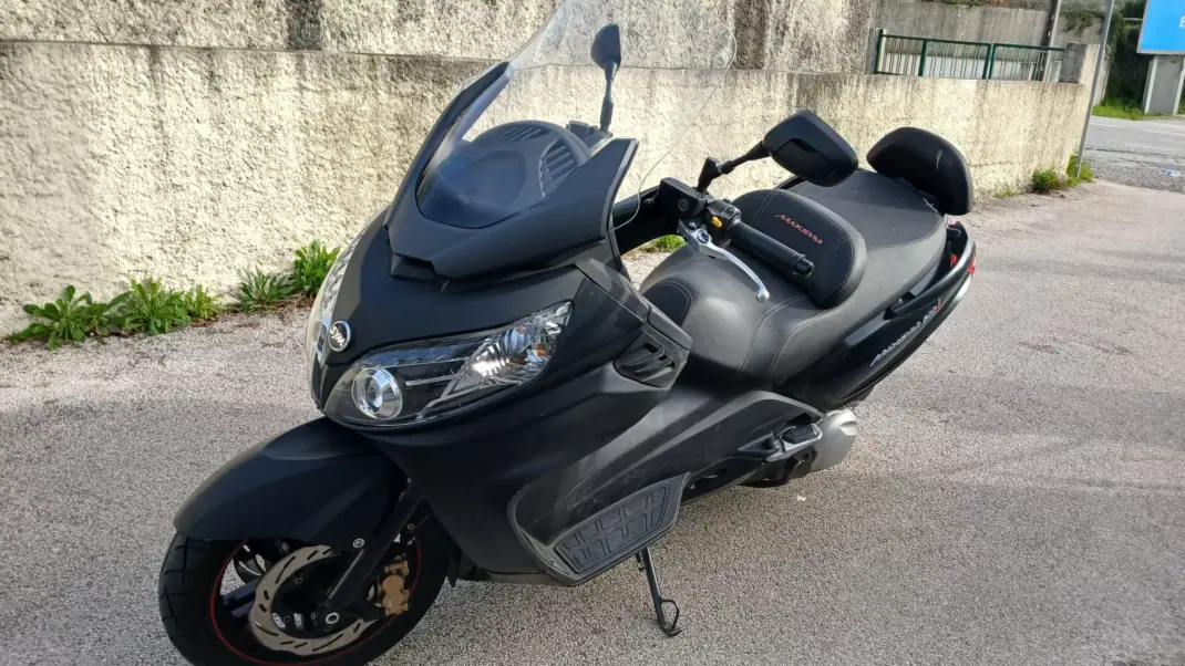 SYM MAXSYM 2014 - 3250 EUR, 11000 km - AUTO.MOTO.pt - 11000km - foto 1 de 6