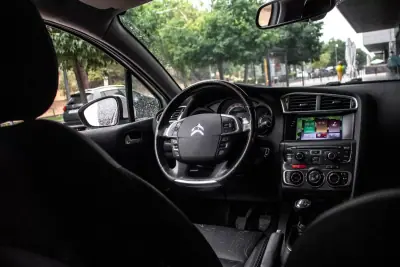 Citroën C4 2011 - 5790 EUR, 293492 km - AUTO.MOTO.pt - 293492km - foto 24 de 29