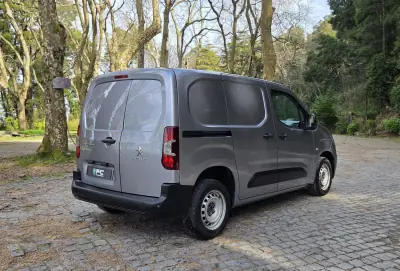 Peugeot PARTNER PREMIUM C/IVA 3L 1.5BLUEHDI 2023 - 14450 EUR, 144000 km - AUTO.MOTO.pt - 144000km - foto 8 de 13