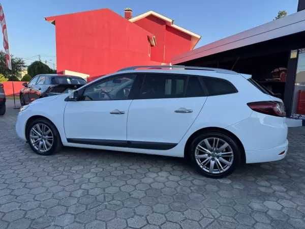 Renault Mégane Sport Tourer 2011 - 8900 EUR, 214000 km - AUTO.MOTO.pt - 214000km - foto 3 de 40