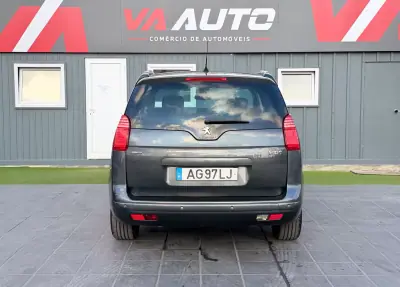 Peugeot 5008 2015 - 9900 EUR, 214000 km - AUTO.MOTO.pt - 214000km - foto 5 de 26