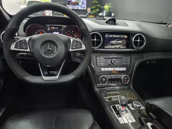 Mercedes-Benz SL 400 2017 - 61950 EUR, 109573 km - 109573km - foto 26 de 44