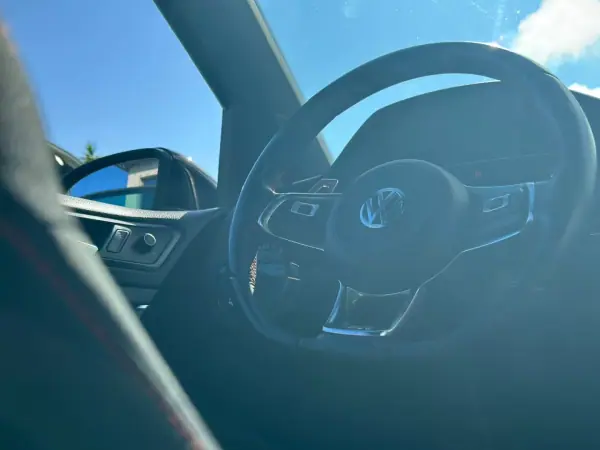 Volkswagen Golf 2019 - 31700 EUR, 98053 km - AUTO.MOTO.pt - 98053km - foto 15 de 20