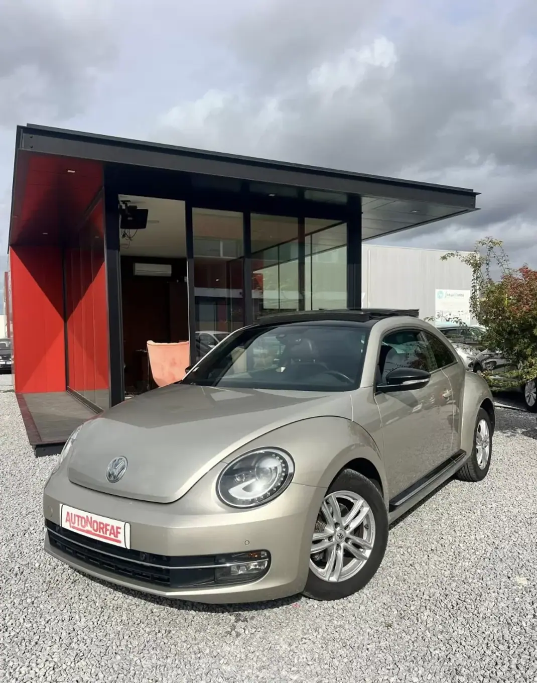 Volkswagen New Beetle 2014 - 16500 EUR, 203975 km - AUTO.MOTO.pt - 203975km - foto 1 de 9