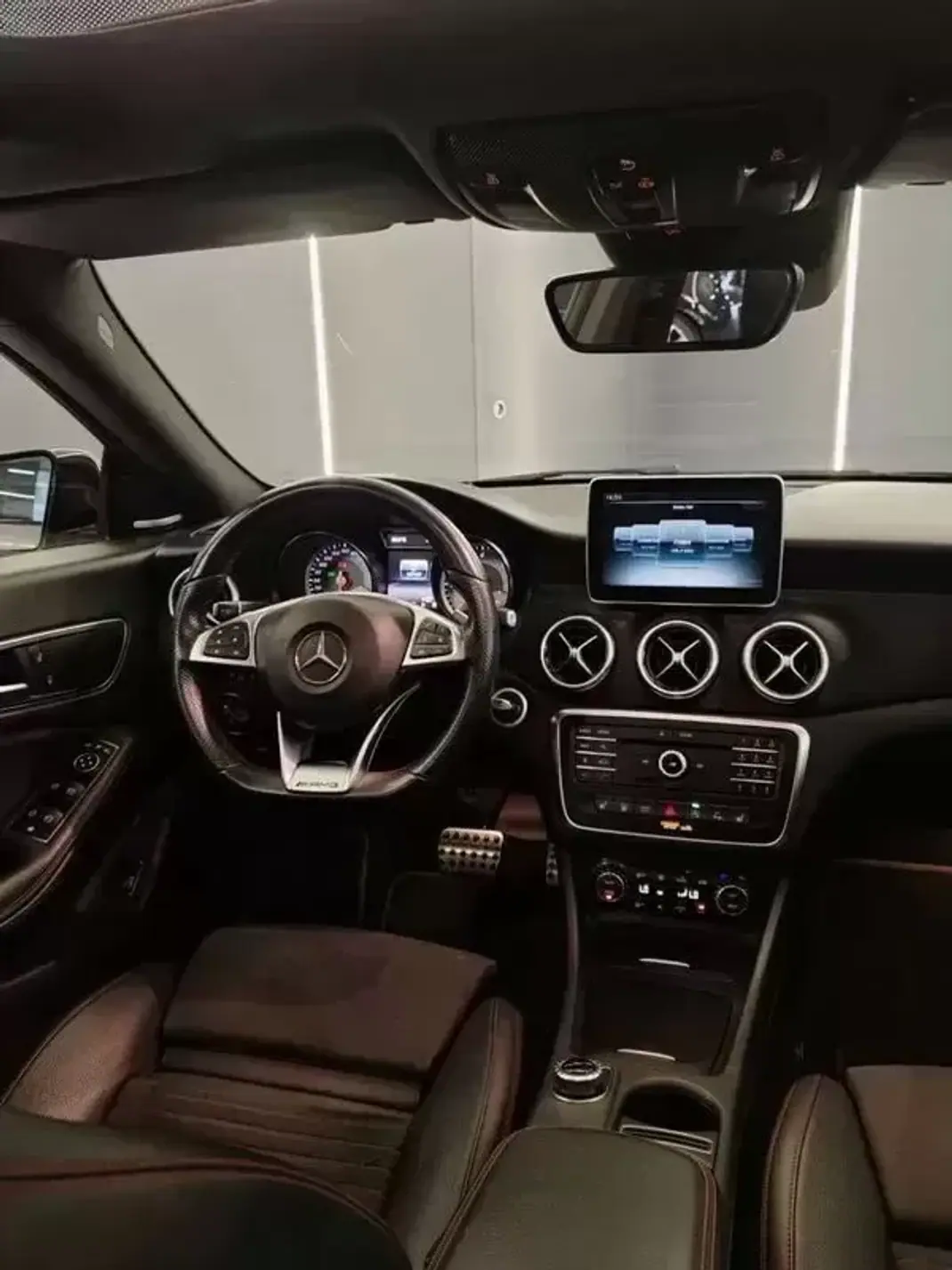 Mercedes-Benz CLA 220 2015 - 21790 EUR, 187199 km - 187199km - foto 7 de 17