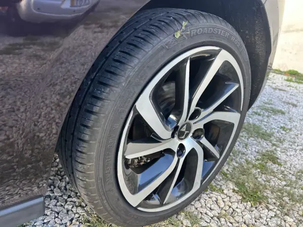 DS DS3 2017 - 13500 EUR, 140650 km - AUTO.MOTO.pt - 140650km - foto 12 de 18