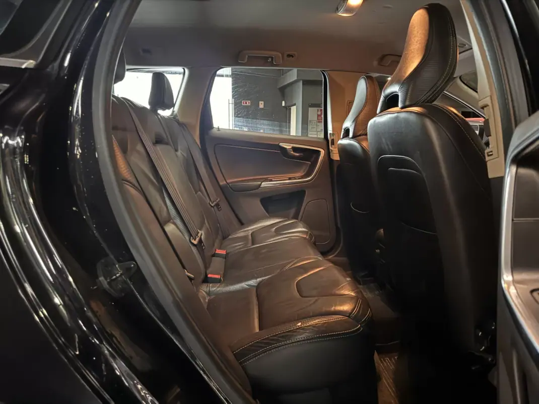 Volvo XC 60 2012 - 16990 EUR, 201000 km - AUTO.MOTO.pt - 201000km - foto 33 de 35