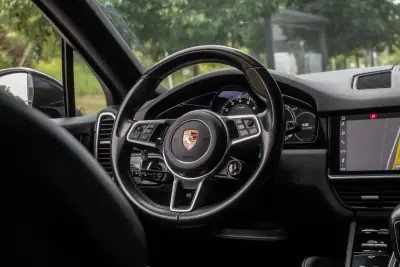 Porsche Cayenne Coupé 2020 - 69890 EUR, 126171 km - AUTO.MOTO.pt - 126171km - foto 34 de 45