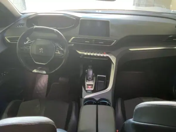Peugeot 5008 2019 - 18750 EUR, 129646 km - 129646km - foto 6 de 13