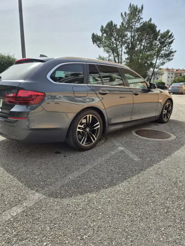 BMW 520 2017 - 20480 EUR, 135000 km - AUTO.MOTO.pt - 135000km - foto 9 de 13