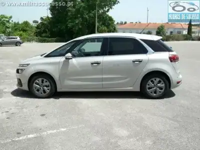Citroën C4 Picasso 2017 - 14250 EUR, 154000 km - AUTO.MOTO.pt - 154000km - foto 2 de 21