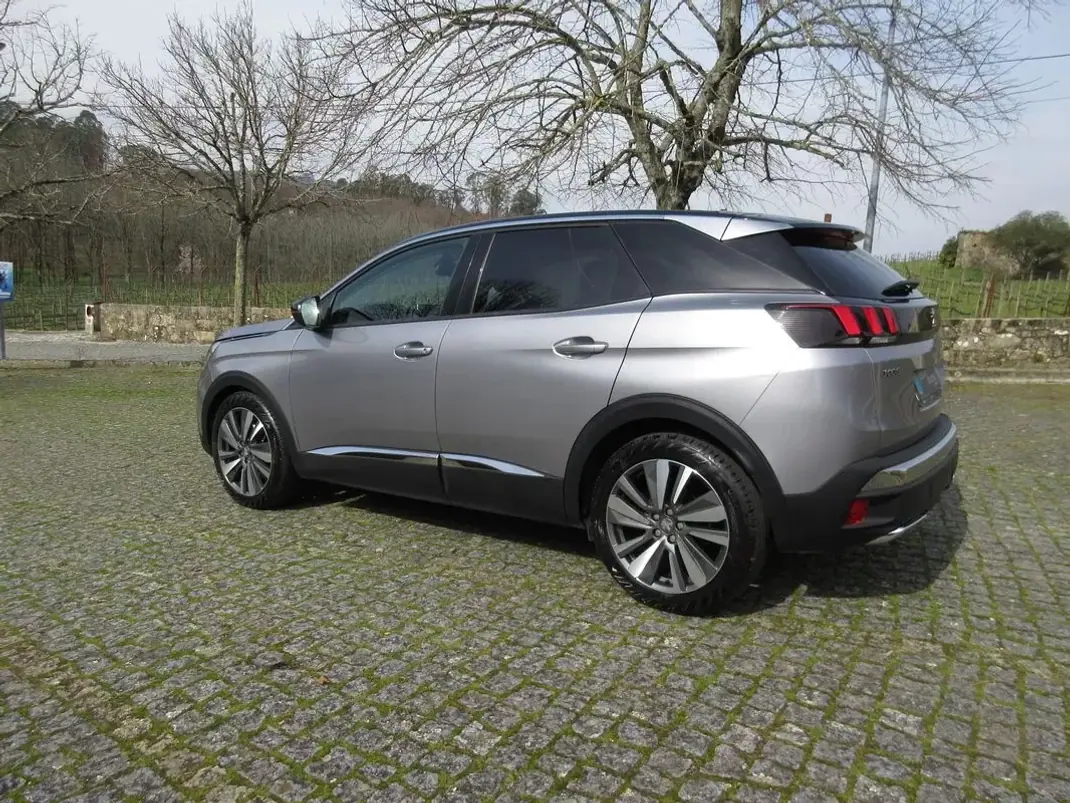 Peugeot 3008 2017 - 17990 EUR, 168000 km - 168000km - foto 5 de 37