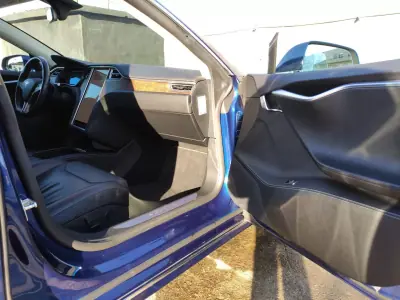 Tesla Model S 2017 - 34900 EUR, 150000 km - 150000km - foto 22 de 33