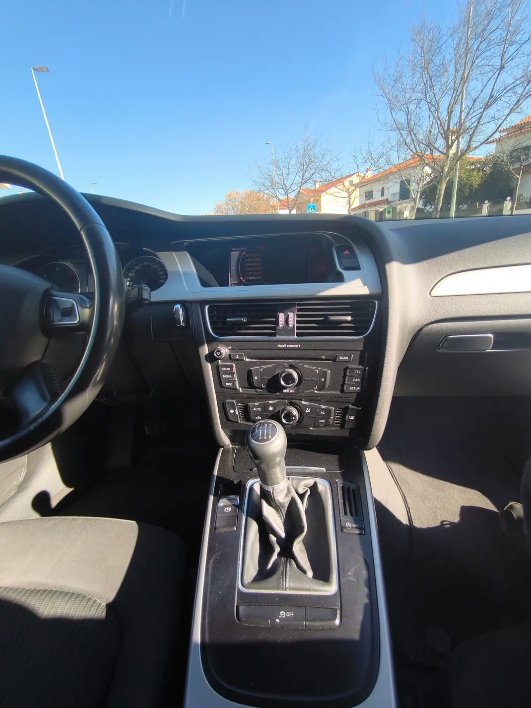 Audi A4 Avant 2010 - 10000 EUR, 232000 km - AUTO.MOTO.pt - 232000km - foto 9 de 10