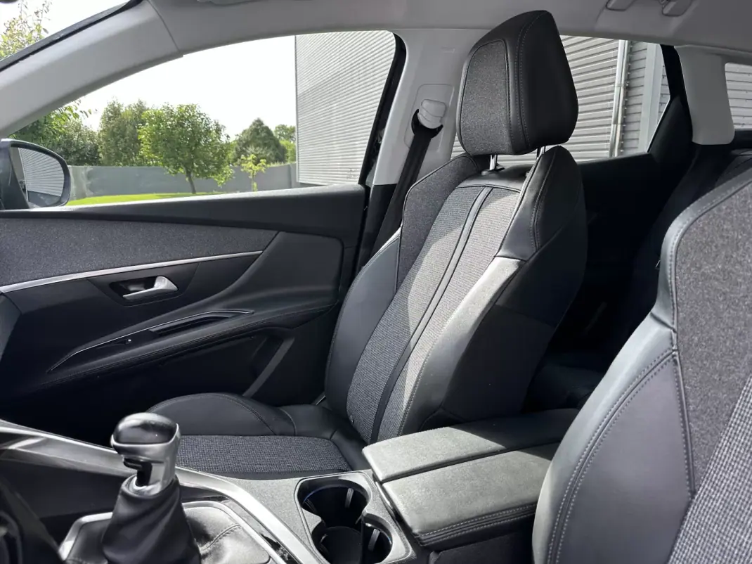 Peugeot 3008 2019 - 17900 EUR, 180000 km - AUTO.MOTO.pt - 180000km - foto 48 de 62