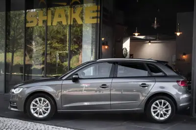Audi A3 2013 - 12990 EUR, 250675 km - AUTO.MOTO.pt - 250675km - foto 2 de 38