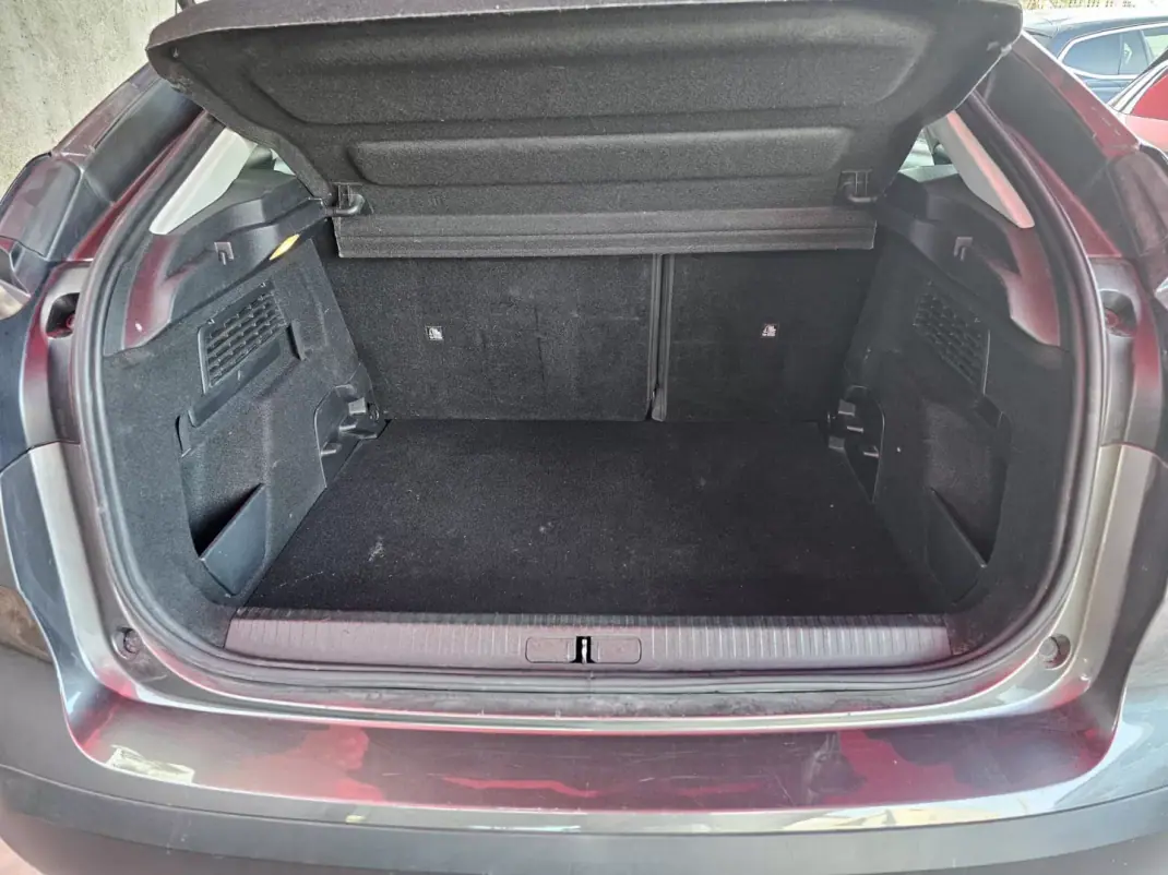 Citroën C4 2021 - 13499 EUR, 133000 km - AUTO.MOTO.pt - 133000km - foto 12 de 17