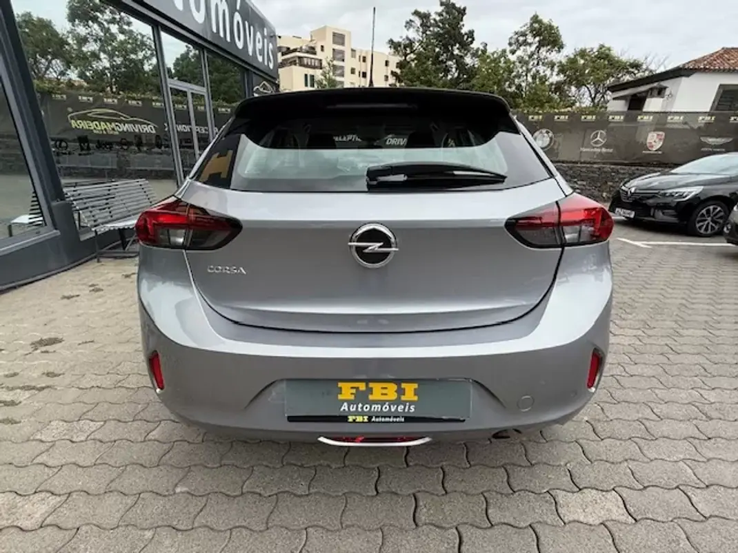 Opel Corsa 2021 - 11900 EUR, 70300 km - AUTO.MOTO.pt - 70300km - foto 8 de 12