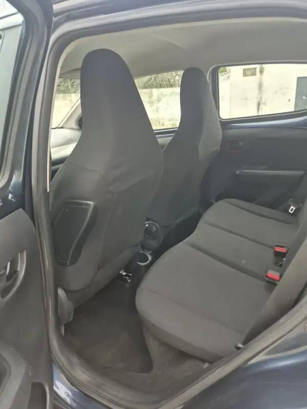 Peugeot 108 2016 - 6999 EUR, 159319 km - AUTO.MOTO.pt - 159319km - foto 11 de 21