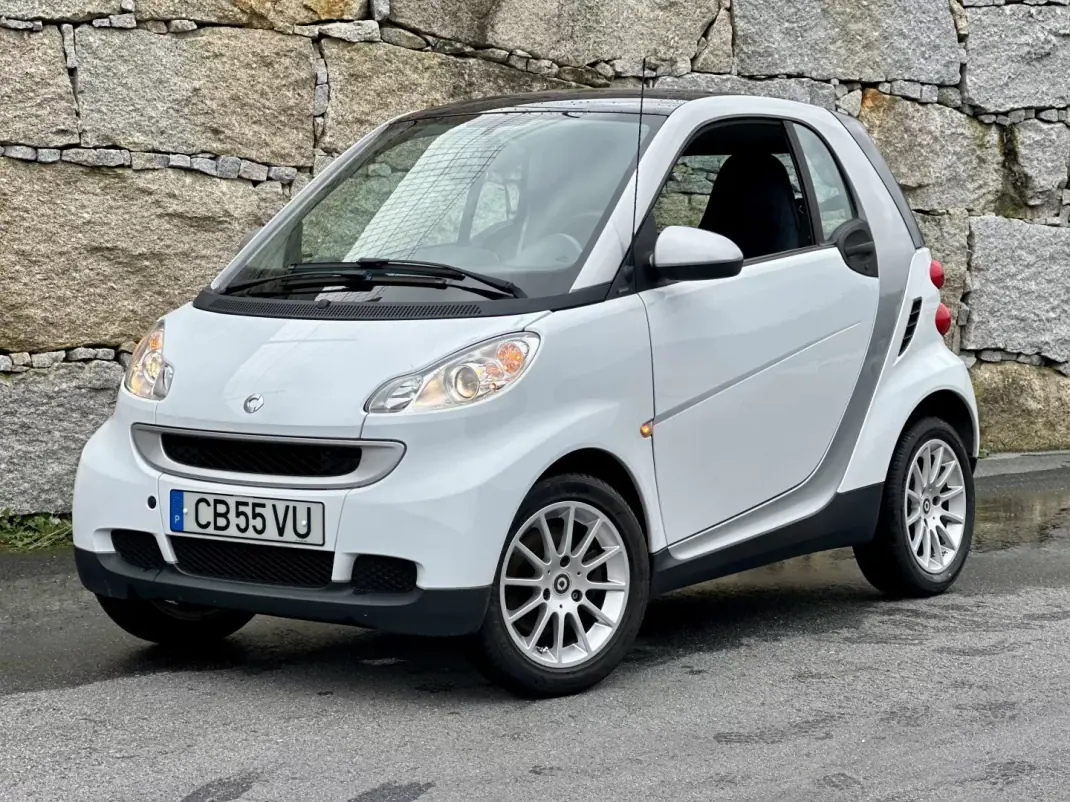 Smart Fortwo Cabrio 2008 - 7490 EUR, 60000 km - AUTO.MOTO.pt - 60000km - foto 1 de 26