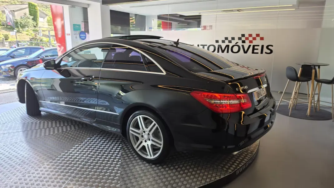 Mercedes-Benz E 350 2009 - 13900 EUR, 286432 km - 286432km - foto 21 de 58