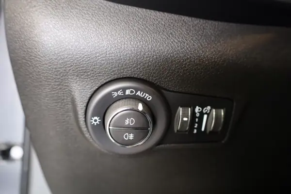 Jeep Compass 2021 - 23990 EUR, 73522 km - AUTO.MOTO.pt - 73522km - foto 36 de 41