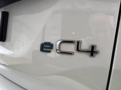 Citroën e-C4 2022 - 18500 EUR, 65000 km - AUTO.MOTO.pt - 65000km - foto 34 de 48